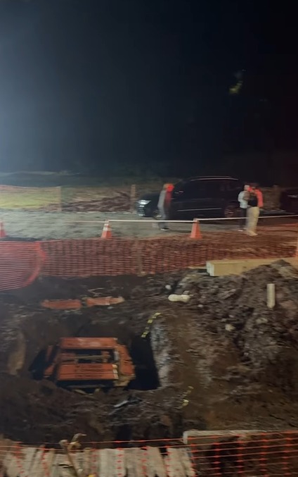 OBRAS DE PAVIMENTAÇÃO COMEÇAM EM 27 RUAS DO PÓS-BALSA E PREFEITO ANUNCIA PRONTO ATENDIMENTO 24 HORAS