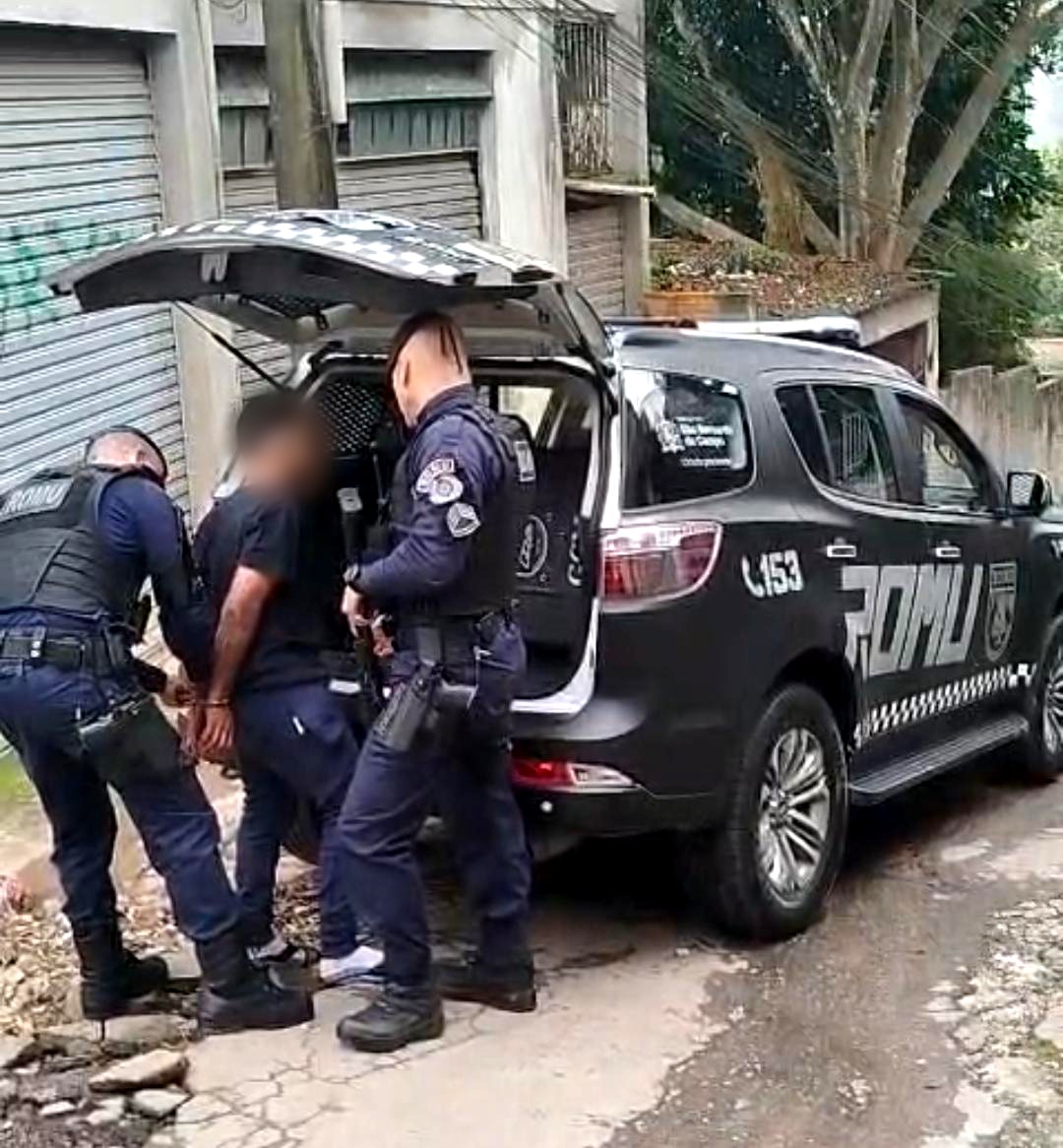 ROMU DE SÃO BERNARDO PRENDE HOMEM PROCURADO POR VIOLÊNCIA DOMÉSTICA NO FERRAZÓPOLIS