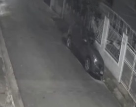 HOMEM DESATIVA ALARME E DUPLA FURTA ESTEPE DE CARRO EM RUDGE RAMOS