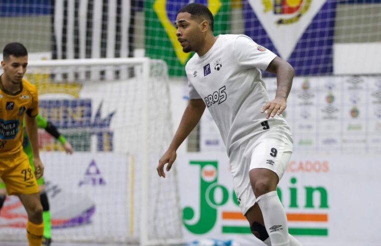 LIGA SÃO CAETANO GOLEIA MAGNUS FUTSAL POR 4 A 0 EM NOITE DO GOLEIRO MURILO