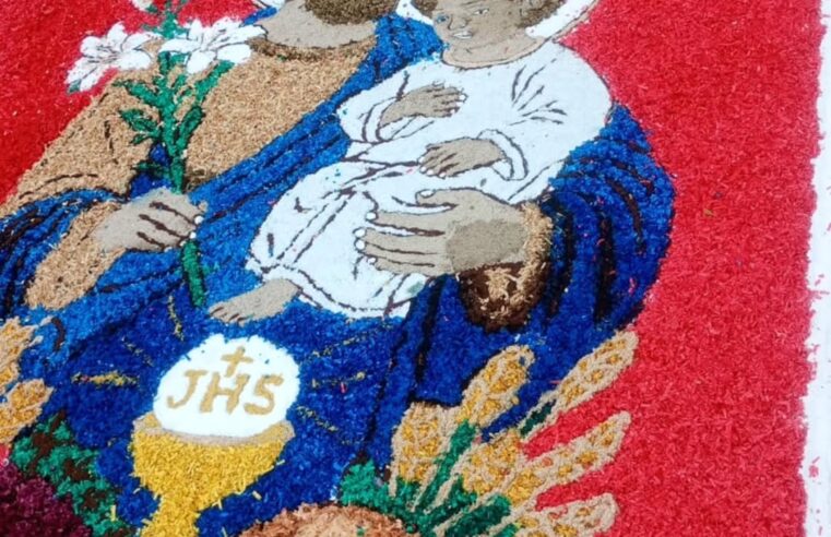 PARÓQUIA SÃO JOÃO BATISTA MANTÉM TRADIÇÃO DOS TAPETES DE CORPUS CHRISTI NO RIACHO GRANDE