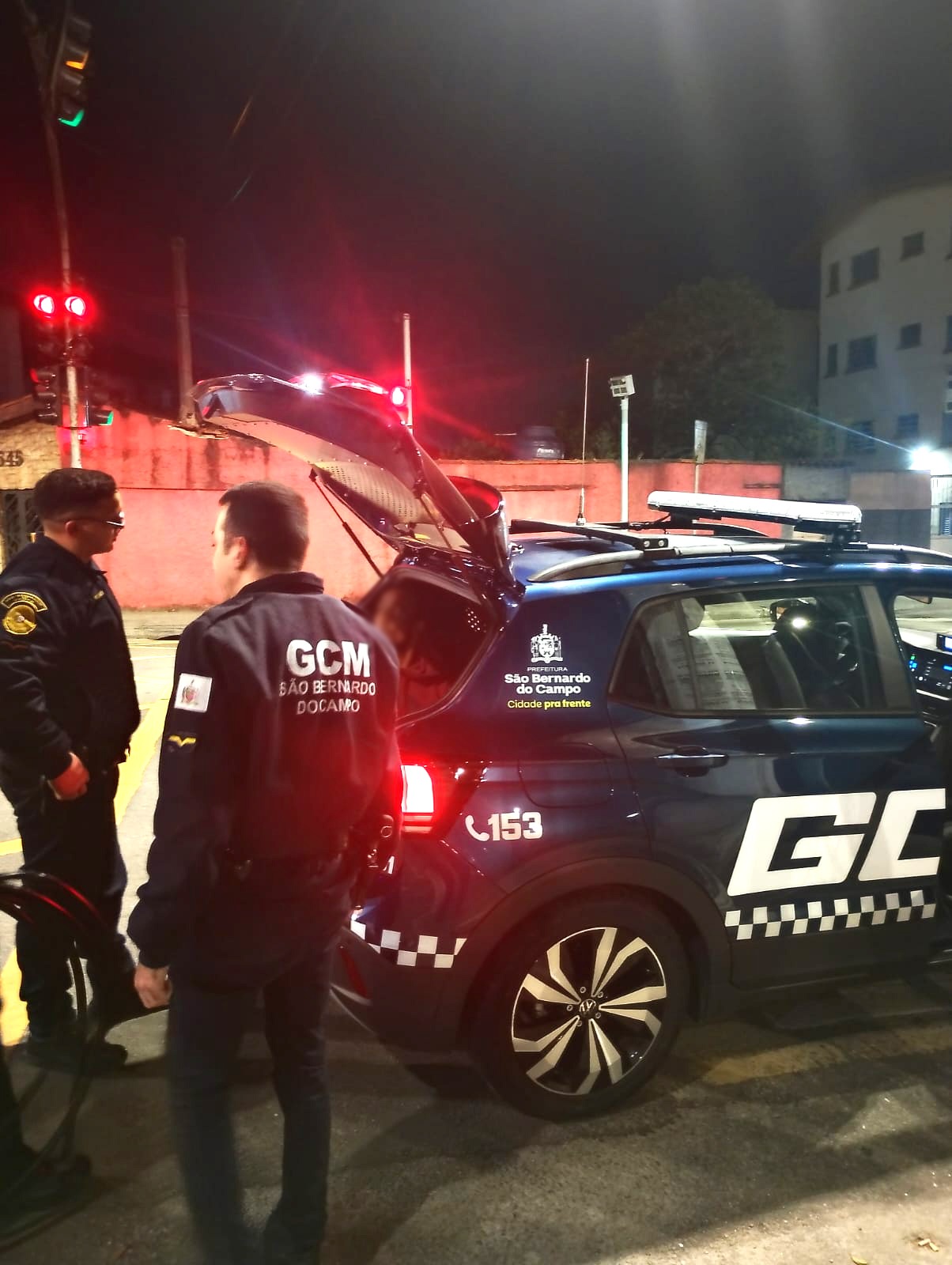 COM AUXÍLIO DO VIDEOMONITORAMENTO, GCM PRENDE HOMEM POR FURTO DE CABOS NO PARQUE SÃO BERNARDO