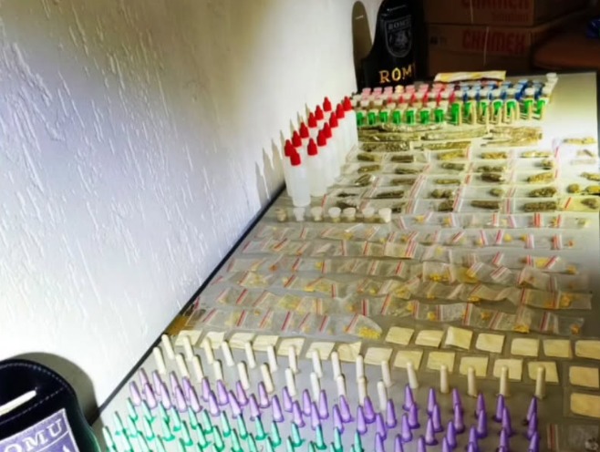 ROMU PRENDE TRAFICANTE COM MAIS DE 420 PORÇÕES DE DROGAS DURANTE OPERAÇÃO EM SÃO BERNARDO