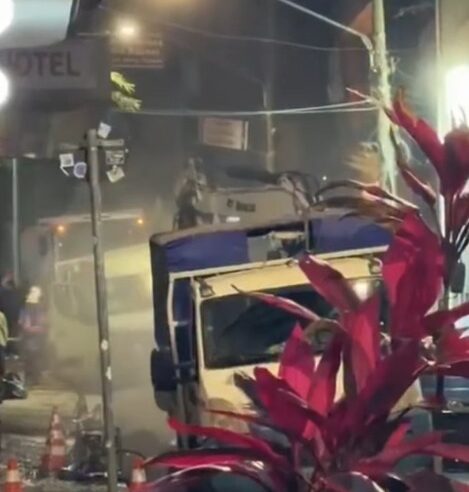 OBRA DA SABESP ATINGE REDE DE GÁS, MOBILIZA BOMBEIROS E OBRIGA MORADORES A DEIXAREM PRÉDIOS NO CENTRO DE SP