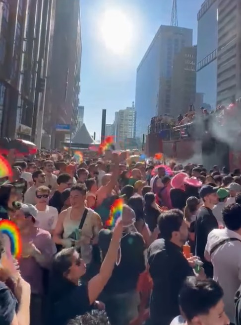 PARADA DO ORGULHO LGBT+ REÚNE MULTIDÃO NA AVENIDA PAULISTA NESTE DOMINGO