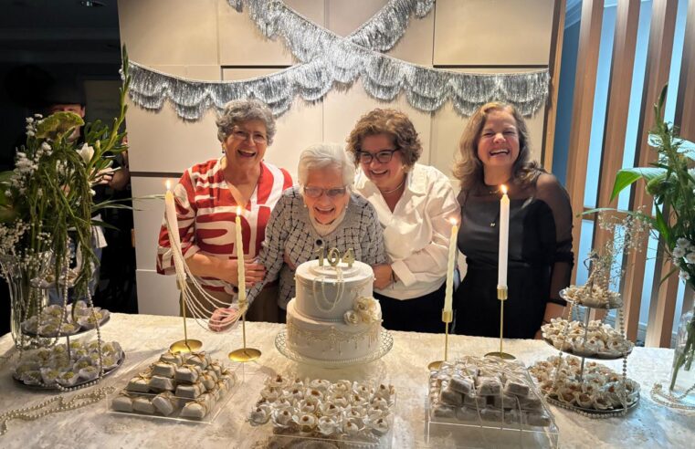 DONA CECÍLIA COMPLETA 104 ANOS E REÚNE GERAÇÕES DA FAMÍLIA EM SÃO BERNARDO