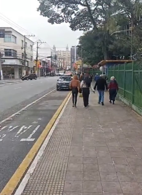 FRIO ESVAZIA RUAS DO CENTRO DE SÃO BERNARDO NESTA QUINTA-FEIRA