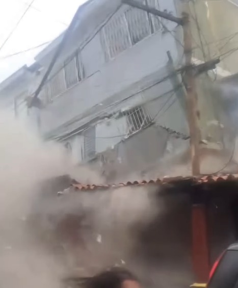 VÍDEO MOSTRA MOMENTO EM QUE PRÉDIO DESABA DURANTE TERREMOTO NA VENEZUELA