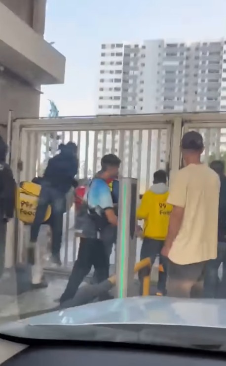 MORADOR AGRIDE MOTOBOY, GRUPO INVADE CONDOMÍNIO EM DIADEMA; OCORRÊNCIA ESTÁ EM ANDAMENTO