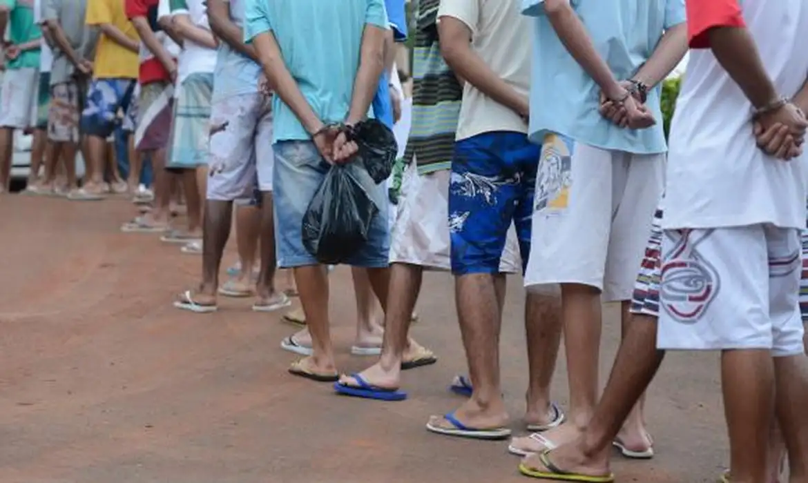 COMISSÃO DA CÂMARA APROVA PEC QUE REDUZ MAIORIDADE PENAL PARA 16 ANOS; ENTENDA