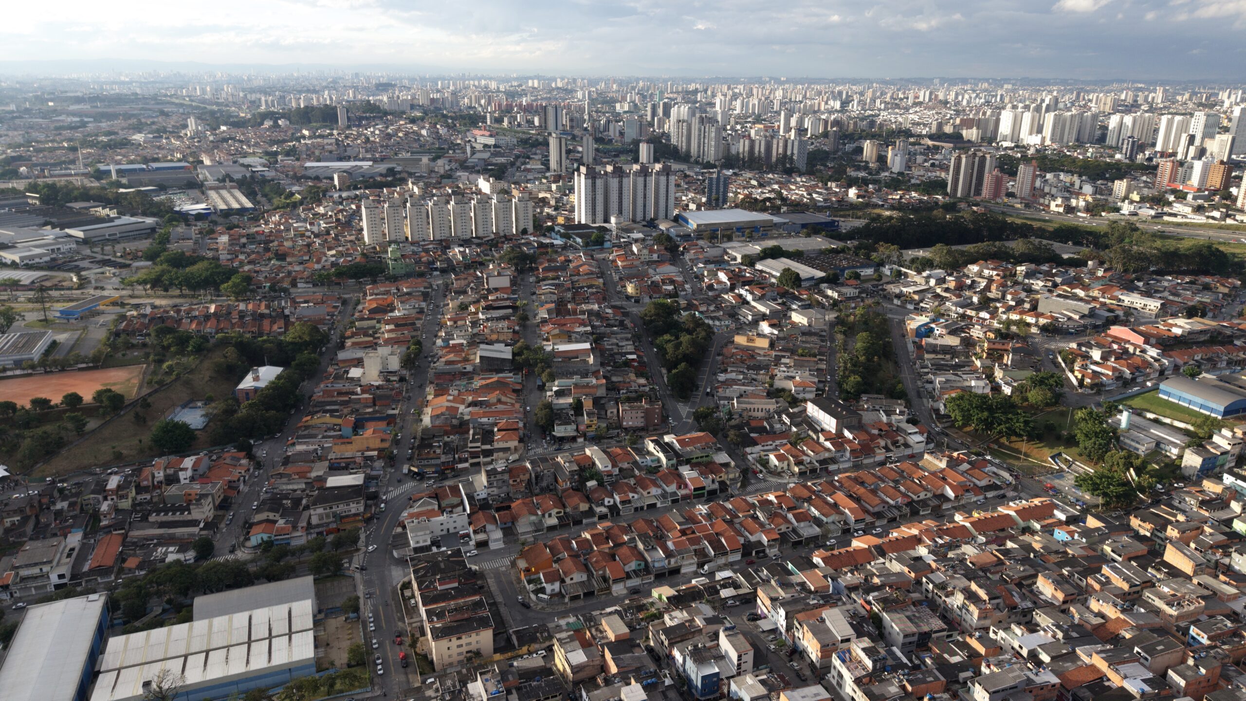 PROGRAMA DE RECAPEAMENTO DE SÃO BERNARDO CHEGA AO JD. BEATRIZ, NO PLANALTO, CONTEMPLANDO 18 VIAS