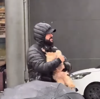 INFLUENCIADOR VIRALIZA NA INTERNET APÓS AJUDAR VENDEDOR COM CACHORRO NA AVENIDA GOIÁS, EM SÃO CAETANO