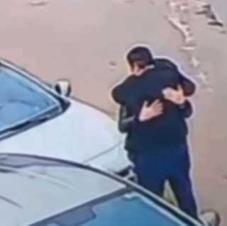ABRAÇO ENTRE MOTORISTAS APÓS BATIDA EM SANTA CATARINA VIRALIZA NA INTERNET
