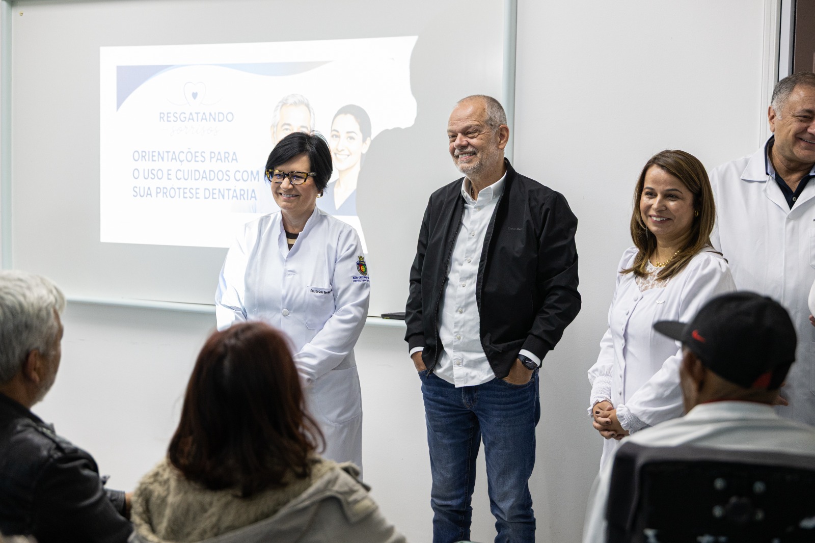 PREFEITURA DE SÃO CAETANO ENTREGA PRÓTESES DENTÁRIAS E DEVOLVE O SORRISO PARA 120 MORADORES