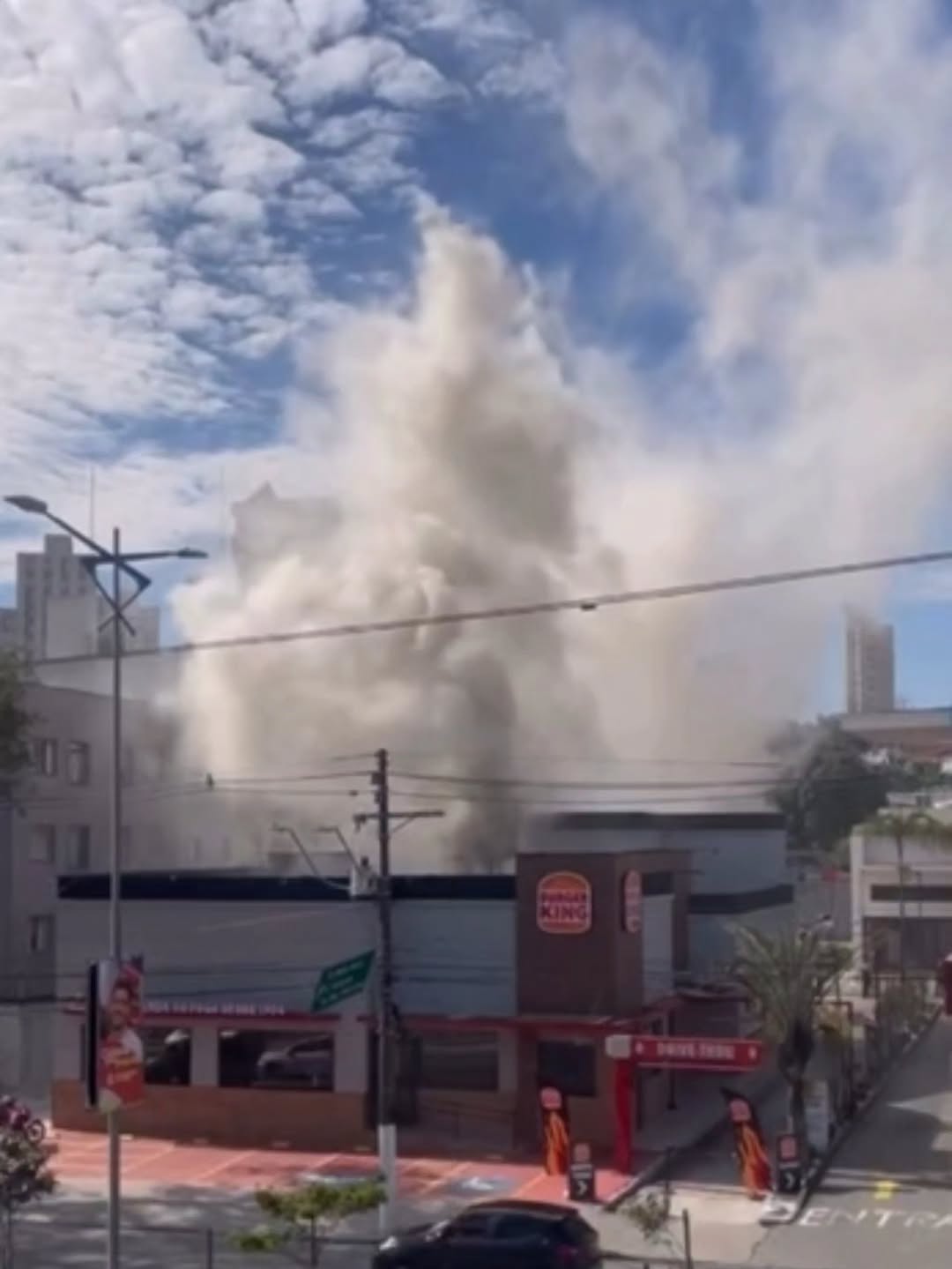 BURGER KING DA PRESTES MAIA PERMANECERÁ FECHADO APÓS PRINCÍPIO DE INCÊNDIO NESTE SÁBADO