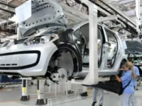 VOLKSWAGEN PLANEJA CORTAR MODELOS E AMEAÇA DEMISSÕES EM REESTRUTURAÇÃO GLOBAL PARA ENFRENTAR RIVAIS CHINESAS