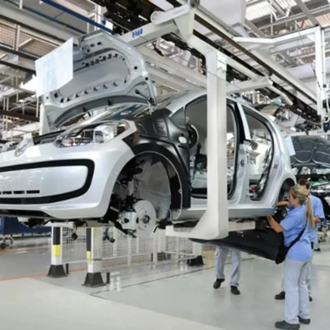 VOLKSWAGEN PLANEJA CORTAR MODELOS E AMEAÇA DEMISSÕES EM REESTRUTURAÇÃO GLOBAL PARA ENFRENTAR RIVAIS CHINESAS