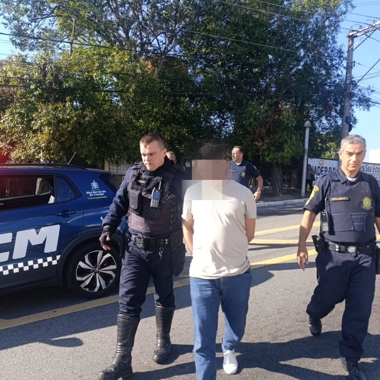 GCM DETÉM HOMEM APÓS TENTATIVA DE ROUBO A PROFESSORA EM SÃO BERNARDO