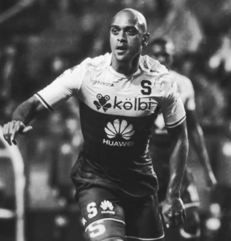 EX-JOGADOR DO BOTAFOGO MORRE APÓS QUEDA DE MURO DURANTE VENTANIA NO RIO DE JANEIRO