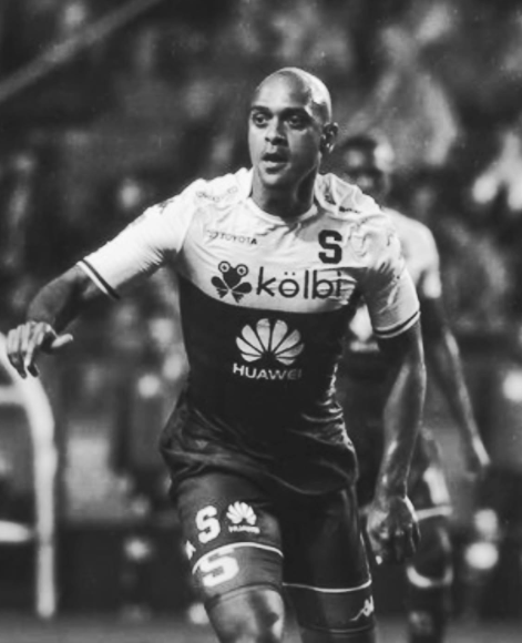 EX-JOGADOR DO BOTAFOGO MORRE APÓS QUEDA DE MURO DURANTE VENTANIA NO RIO DE JANEIRO