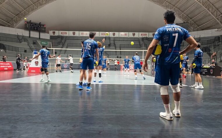 VÔLEI MASCULINO DE SÃO CAETANO CONTINUA SUA ‘EXCURSÃO’ PELO INTERIOR PAULISTA COM VITÓRIA SOBRE O SESI/BAURU