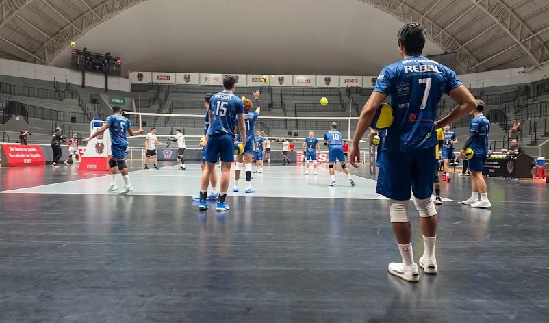 VÔLEI MASCULINO DE SÃO CAETANO CONTINUA SUA ‘EXCURSÃO’ PELO INTERIOR PAULISTA COM VITÓRIA SOBRE O SESI/BAURU