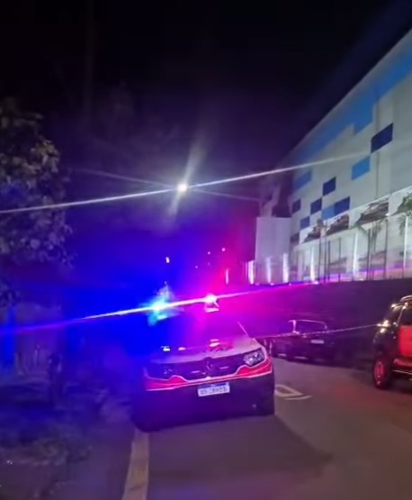 BRIGA ENTRE ALUNAS DE 11 E 14 ANOS EM ESCOLA ESTADUAL TERMINA COM HOMEM MORTO A TIROS EM SANTO ANDRÉ
