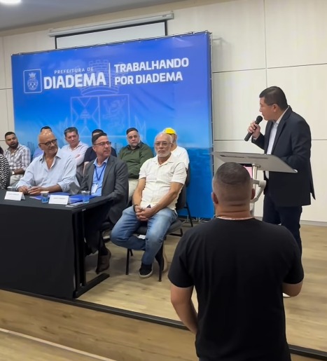 PRÉDIO QUE ABRIGA HOSPITAL MUNICIPAL DE DIADEMA É TRANSFERIDO PARA A PREFEITURA E TAKA ANUNCIA R$ 5 MILHÕES EM INVESTIMENTOS