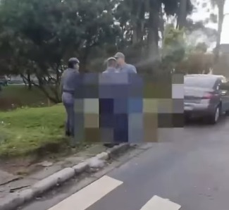 MOTOCICLISTA É ATINGIDO POR CARRO AO TENTAR FAZER CONVERSÃO NA AVENIDA PIRAPORINHA, EM DIADEMA