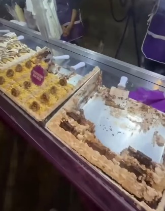 BANCA DE BOLOS EM FRENTE À ESTAÇÃO DE SANTO ANDRÉ ESGOTA ESTOQUE APÓS VÍDEO DE INFLUENCIADORA VIRALIZAR