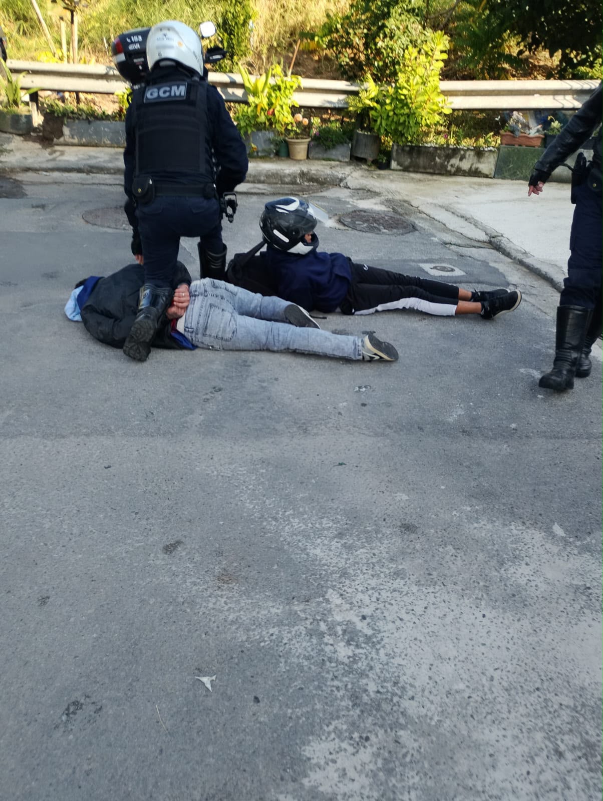 GCM DE SÃO BERNARDO PRENDE DUPLA POR ROUBO NO TABOÃO E RECUPERA BENS DA VÍTIMA