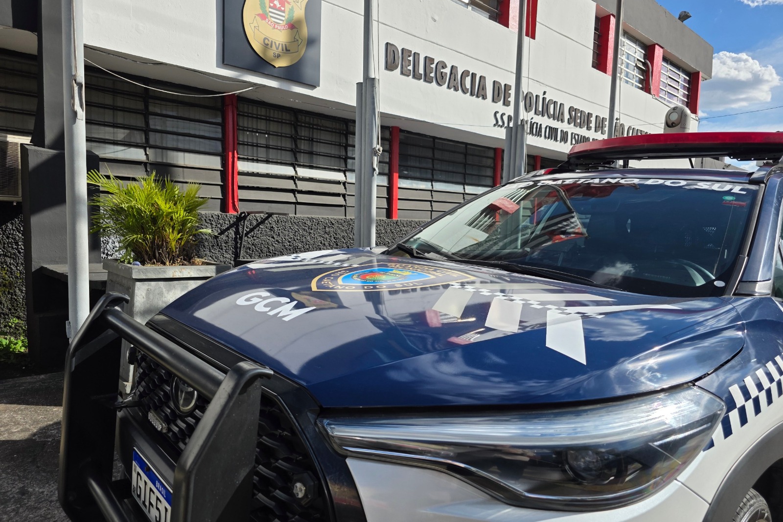 GCM DE SÃO CAETANO PRENDE DUPLA EM FLAGRANTE POR FURTO EM IMÓVEL NO BAIRRO CERÂMICA