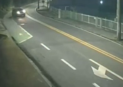 SURPREENDENTE: APÓS CAPOTAR CARRO, MOTORISTA SEGUE VIAGEM COMO SE NADA TIVESSE ACONTECIDO EM SANTA CATARINA