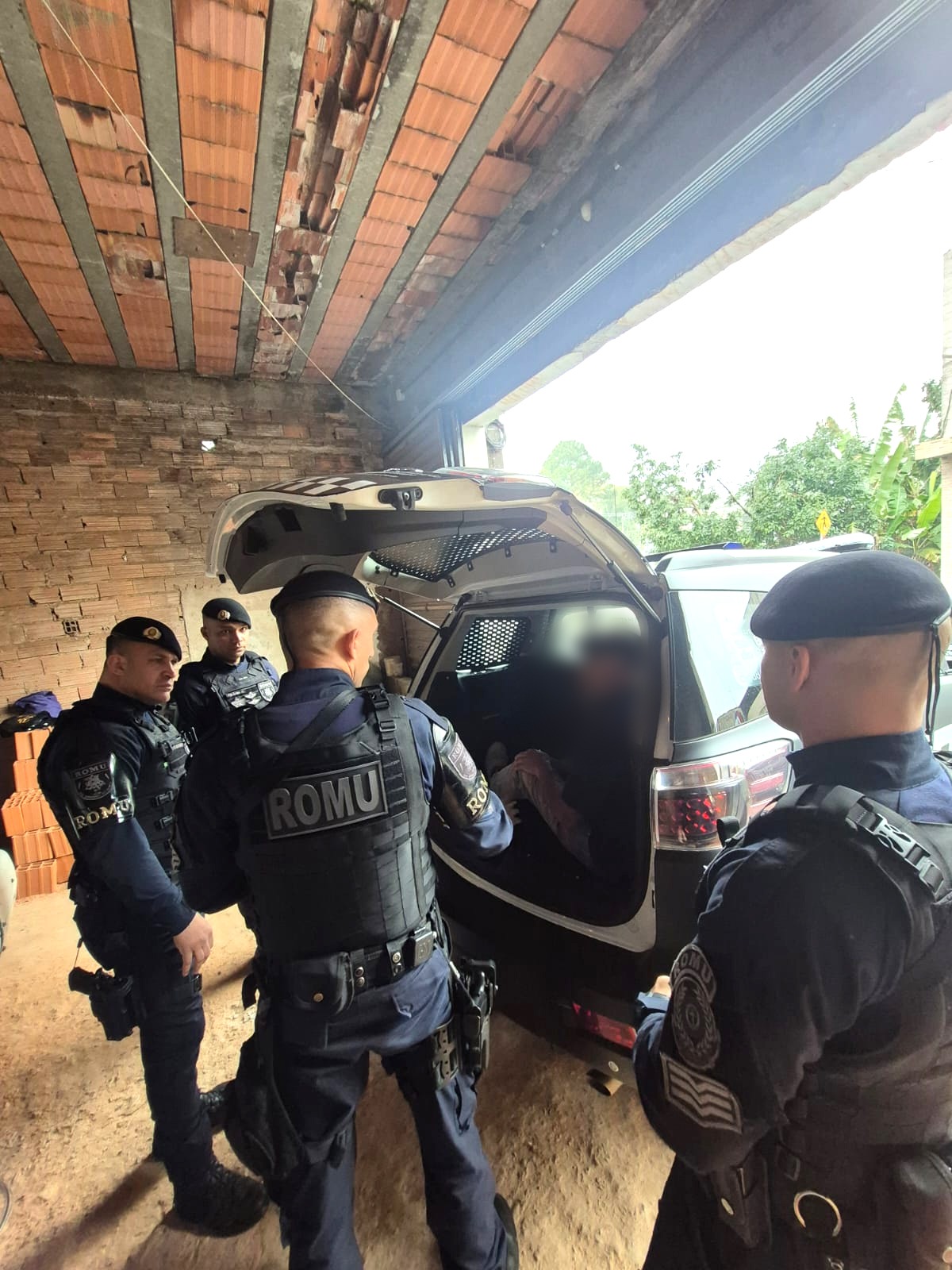 ROMU DE SÃO BERNARDO LOCALIZA E PRENDE PROCURADO POR VIOLÊNCIA DOMÉSTICA NO BAIRRO DOS CASA