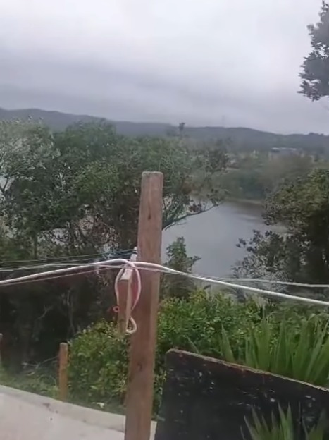 VÍDEO MOSTRA A FORÇA DA VENTANIA NO BAIRRO ESTORIL, EM SÃO BERNARDO