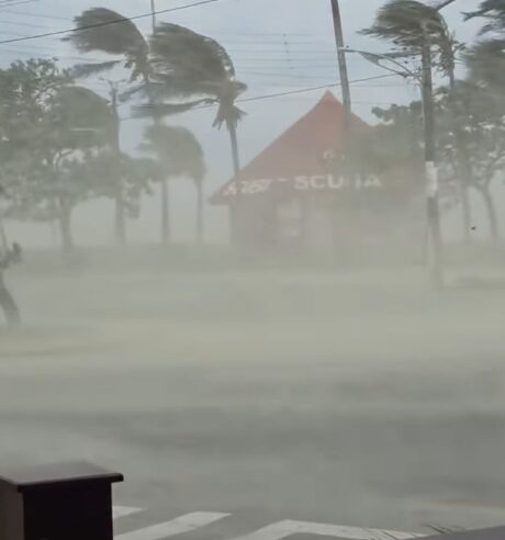VÍDEO MOSTRA FORÇA DA VENTANIA EM PERUÍBE