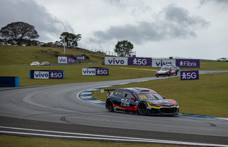PILOTO DE RIBEIRÃO PIRES, VINICIUS PAPARELI CONQUISTA PÓDIOS E MANTÉM DESTAQUE NA STOCK LIGHT NO VELOCITTÀ