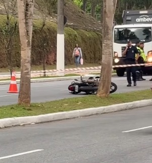 MOTOCICLISTA MORRE EM GRAVE ACIDENTE NA AVENIDA PERY RONCHETTI, EM SÃO BERNARDO