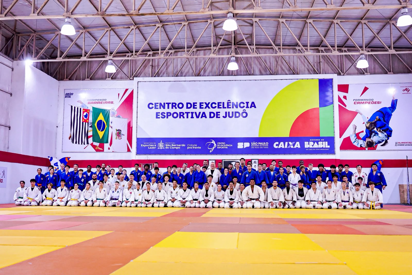 SÃO BERNARDO REÚNE 150 ATLETAS NA ARENA CAIXA PARA INTERCÂMBIO INTERNACIONAL EM TREINAMENTO DE JUDÔ