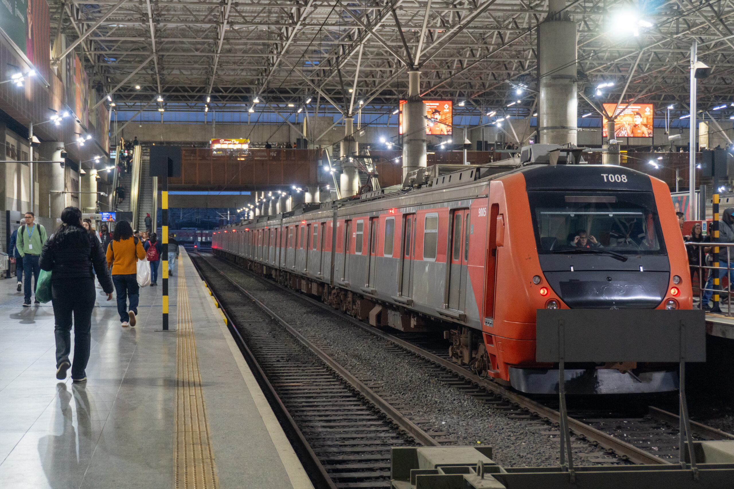 CPTM RETOMA OPERAÇÃO DAS LINHAS 11, 12 E 13 E DO EXPRESSO AEROPORTO E SERVIÇO TRANSCORRE COM NORMALIDADE NESTA SEXTA-FEIRA (24)