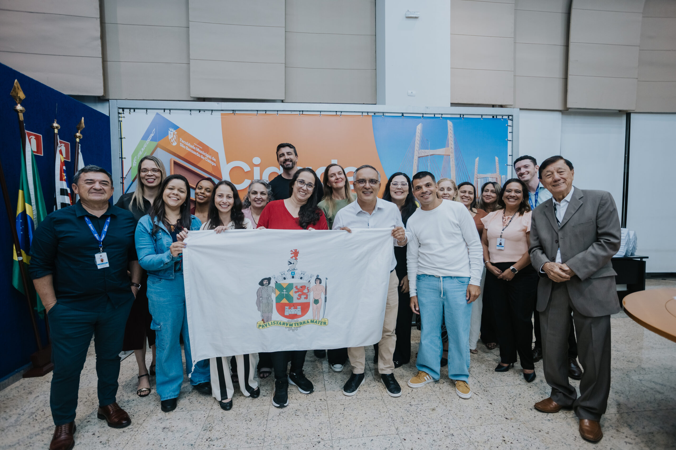 DE MALAS PRONTAS PARA ENSINAR E APRENDER, PROFESSORES DO CONECTA SÃO BERNARDO EMBARCAM DOMINGO PARA PORTUGAL