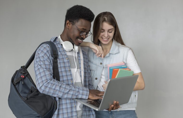 VESTIBULAR DA UNIVERSIDADE METODISTA TEM INSCRIÇÕES COM 75% DE DESCONTO E 500 BOLSAS SOCIAIS PARA ESTUDANTES COM CADÚNICO