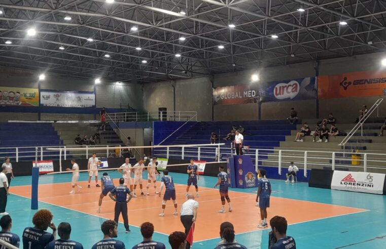 VÔLEI MASCULINO VENCE O ADV/ARTHUR NOGUEIRA NA ESTREIA DA SUPERLIGA C E FAZ JOGO DECISIVO NESTA SEXTA-FEIRA