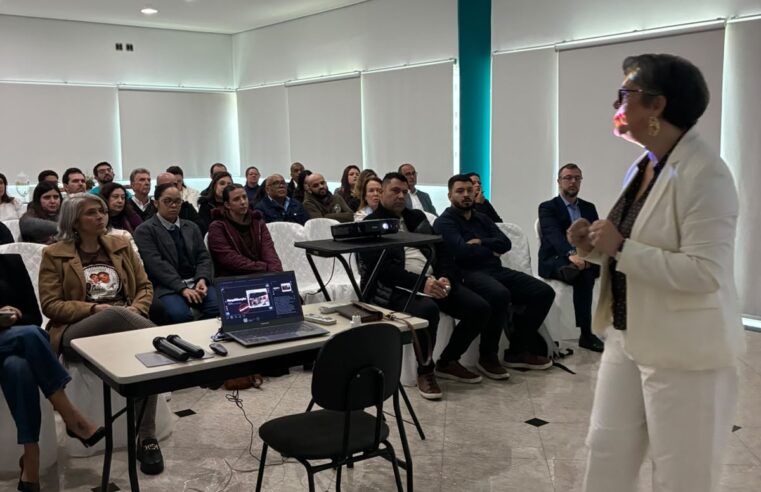 ACISBEC RECEBE PALESTRA SOBRE ESTRATÉGIAS DISNEY PARA TRANSFORMAR ATENDIMENTO EM RESULTADOS