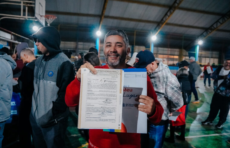 COM AVANÇO DAS POLÍTICAS HABITACIONAIS, SÃO BERNARDO ENTREGA 947 ESCRITURAS NAS REGIÕES DO GRANDE ALVARENGA E DOS CASA