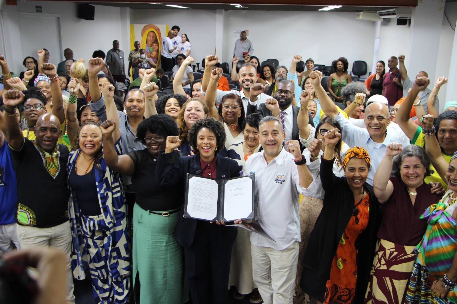 CONSÓRCIO ABC RECEBE MINISTRA E ASSINA COMPROMISSO PELA IGUALDADE RACIAL