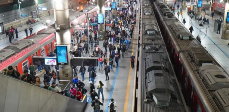 GREVE NA CPTM: OPERAÇÃO DE TRENS AINDA É PARCIAL NAS LINHAS 11 E 12 E CONTINUA PARALISADA NA 13