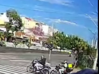 VEJA O MOMENTO DA TENTATIVA DE ROUBO DE MOTO QUE TERMINOU COM A MORTE DE DOIS INDIVÍDUOS EM SANTO ANDRÉ