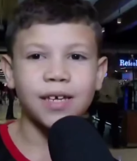 MENINO QUE EMOCIONOU O PAÍS COM HOMENAGEM AO PAI FALECIDO REALIZA SONHO E ENTRA EM CAMPO COM O FLAMENGO