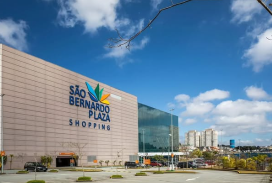 SÃO BERNARDO PLAZA RECEBE POSTO DE VACINAÇÃO CONTRA O SARAMPO